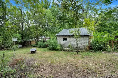 8839 Forest Avenue, Overland, MO 63114 - Photo 32