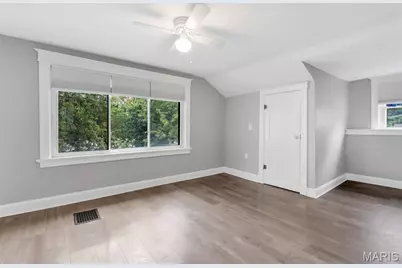 8839 Forest Avenue, Overland, MO 63114 - Photo 18