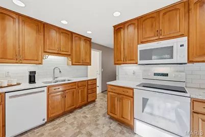 854 La Bonne Parkway, Manchester, MO 63021 - Photo 10