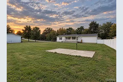302 Roosevelt Avenue, Warrenton, MO 63383 - Photo 4