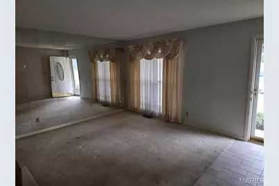 1760 Layven Avenue, Florissant, MO 63031 - Photo 2