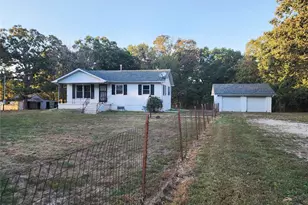 2699 Hwy C, Bourbon, MO 65441 - Photo 2
