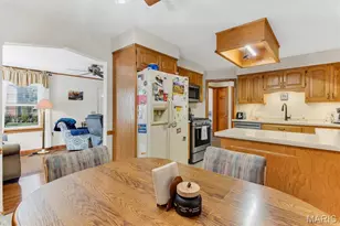 7000 Holly Hills Ave, Saint Louis, MO 63123 - Photo 12
