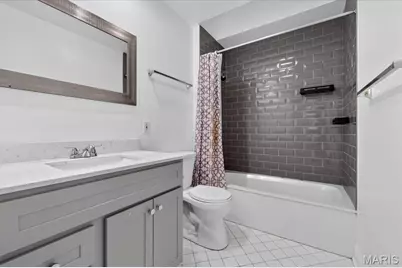 10419 Capitol Place, Saint Louis, MO 63131 - Photo 32