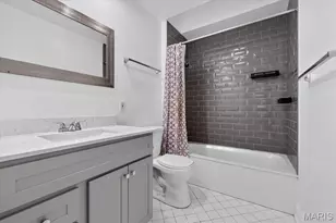 10419 Capitol Pl, Saint Louis, MO 63131 - Photo 32