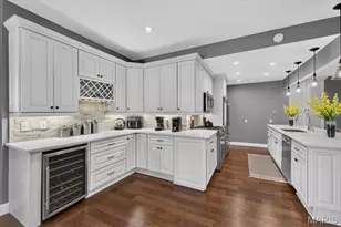 10419 Capitol Pl, Saint Louis, MO 63131 - Photo 16