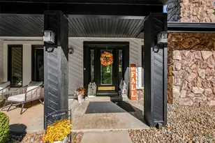 2 Deerfield Ridge Rd, Chesterfield, MO 63005 - Photo 4
