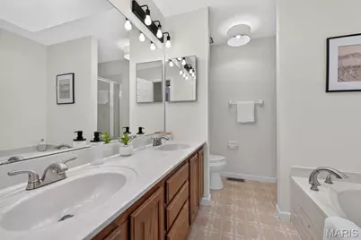 12725 Bennington Common Lane, Saint Louis, MO 63146 - Photo 16