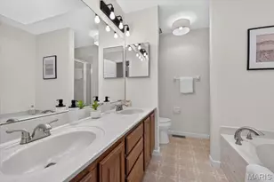 12725 Bennington Common Ln, Saint Louis, MO 63146 - Photo 16
