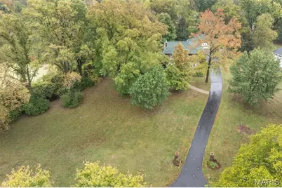 9320 Lincoln Drive, Sunset Hills, MO 63127 - Photo 1
