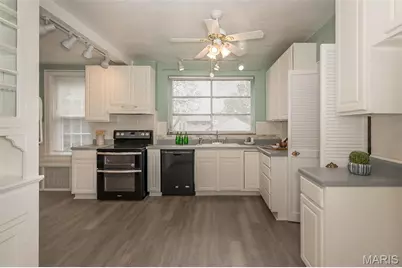 9320 Lincoln Drive, Sunset Hills, MO 63127 - Photo 24