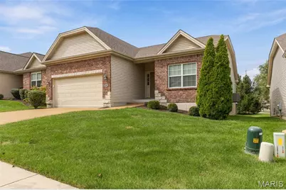 1247 Emerald Gardens Drive, Saint Peters, MO 63376 - Photo 2