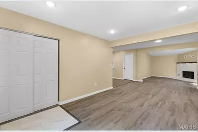 5500 Winchelsea Drive, Saint Louis, MO 63121 - Photo 8