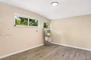 5500 Winchelsea Dr, Saint Louis, MO 63121 - Photo 16