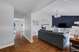11145 Yellowstone Dr, Saint Louis, MO 63146 - Photo 8