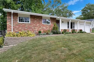 11145 Yellowstone Dr, Saint Louis, MO 63146 - Photo 2