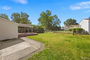 540 Coachway Ln, Hazelwood, MO 63042 - Photo 6