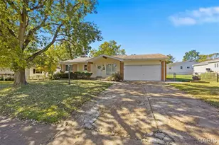 540 Coachway Ln, Hazelwood, MO 63042 - Photo 2