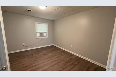 835 Elias Avenue, Saint Louis, MO 63147 - Photo 10