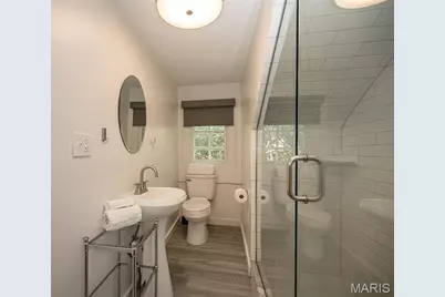 6946 Pershing Avenue, University City, MO 63130 - Photo 38