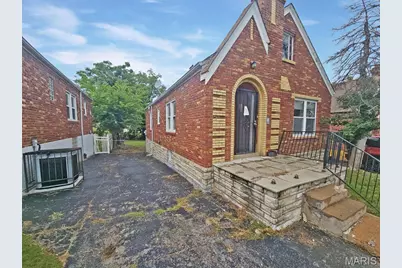 8729 Acacia Drive, Jennings, MO 63136 - Photo 2