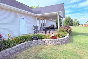 200 N Columbus St, Montgomery, MO 63361 - Photo 2