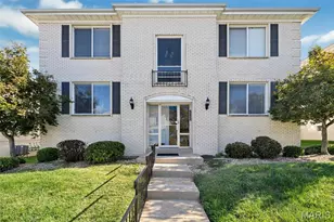 10017 Chardin Way, Saint Louis, MO 63128 - Photo 1