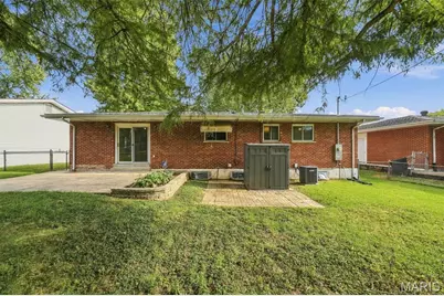 1790 Bobbinray Avenue, Florissant, MO 63031 - Photo 28