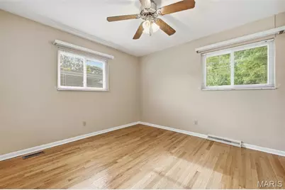 1790 Bobbinray Avenue, Florissant, MO 63031 - Photo 14