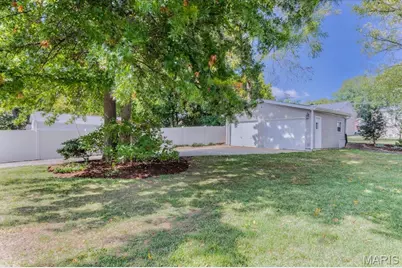8819 Argyle Avenue, Overland, MO 63114 - Photo 28