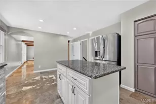 12120 Hibler Dr, Creve Coeur, MO 63141 - Photo 12