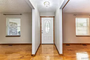 357 Beaver Lake Dr, Saint Charles, MO 63303 - Photo 6