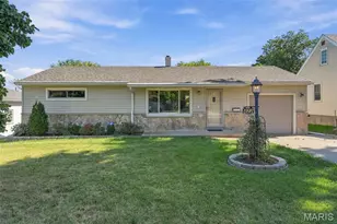 422 Barron Ln, Webster Groves, MO 63119 - Photo 1