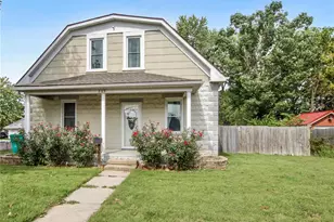 209 W Madison Ave, Robertsville, MO 65066 - Photo 1