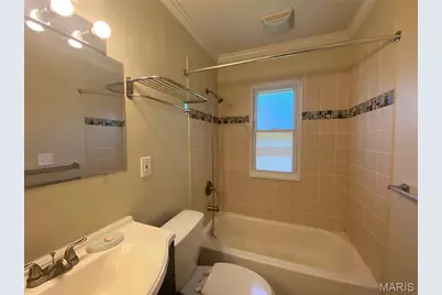 8902 Oneida Lane, Saint Louis, MO 63114 - Photo 10