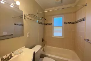 8902 Oneida Ln, Saint Louis, MO 63114 - Photo 10