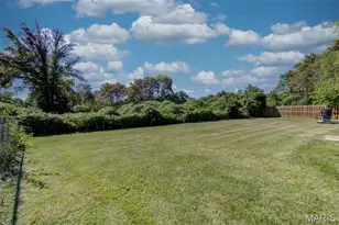 2028 Hungerford Dr, Saint Louis, MO 63031 - Photo 2