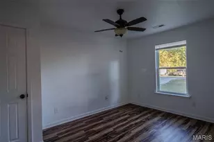 10898 Spring Town Rd, Mineral Point, MO 63660 - Photo 12