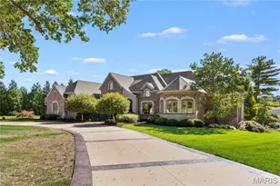 2 Fairlake Dr, Chesterfield, MO 63005 - Photo 2