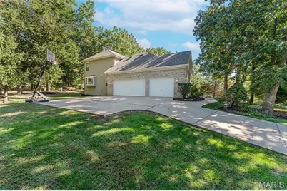 405 Charlemagne Drive, Lake Saint Louis, MO 63367 - Photo 8