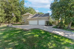 405 Charlemagne Dr, Lake Saint Louis, MO 63367 - Photo 8