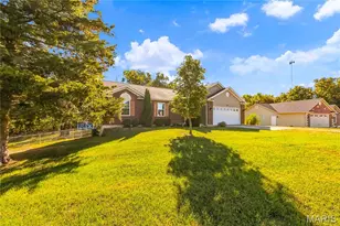 181 Shawn Ct, Troy, MO 63379 - Photo 2
