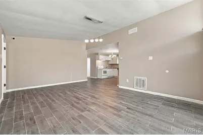 8408 Chalons Court, Berkeley, MO 63134 - Photo 6