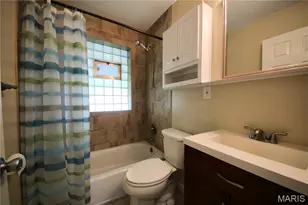 4317 Sunshine Dr, Saint Louis, MO 63116 - Photo 10