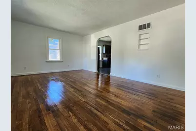 128 Deane Court, Saint Louis, MO 63127 - Photo 2