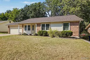 1607 Treetop Dr, Saint Charles, MO 63303 - Photo 4