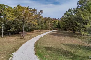 10224 Cedar Tree Ln, Dittmer, MO 63023 - Photo 4