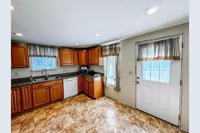 209 E Walnut, Shelbina, MO 63468 - Photo 10