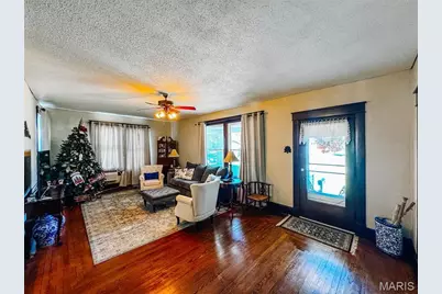 209 E Walnut, Shelbina, MO 63468 - Photo 4