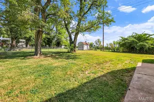 460 Adrian Dr, Saint Louis, MO 63137 - Photo 30